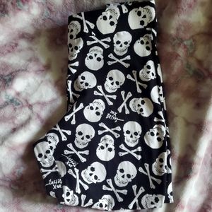 Torrid Betsy Johnson skull leggings